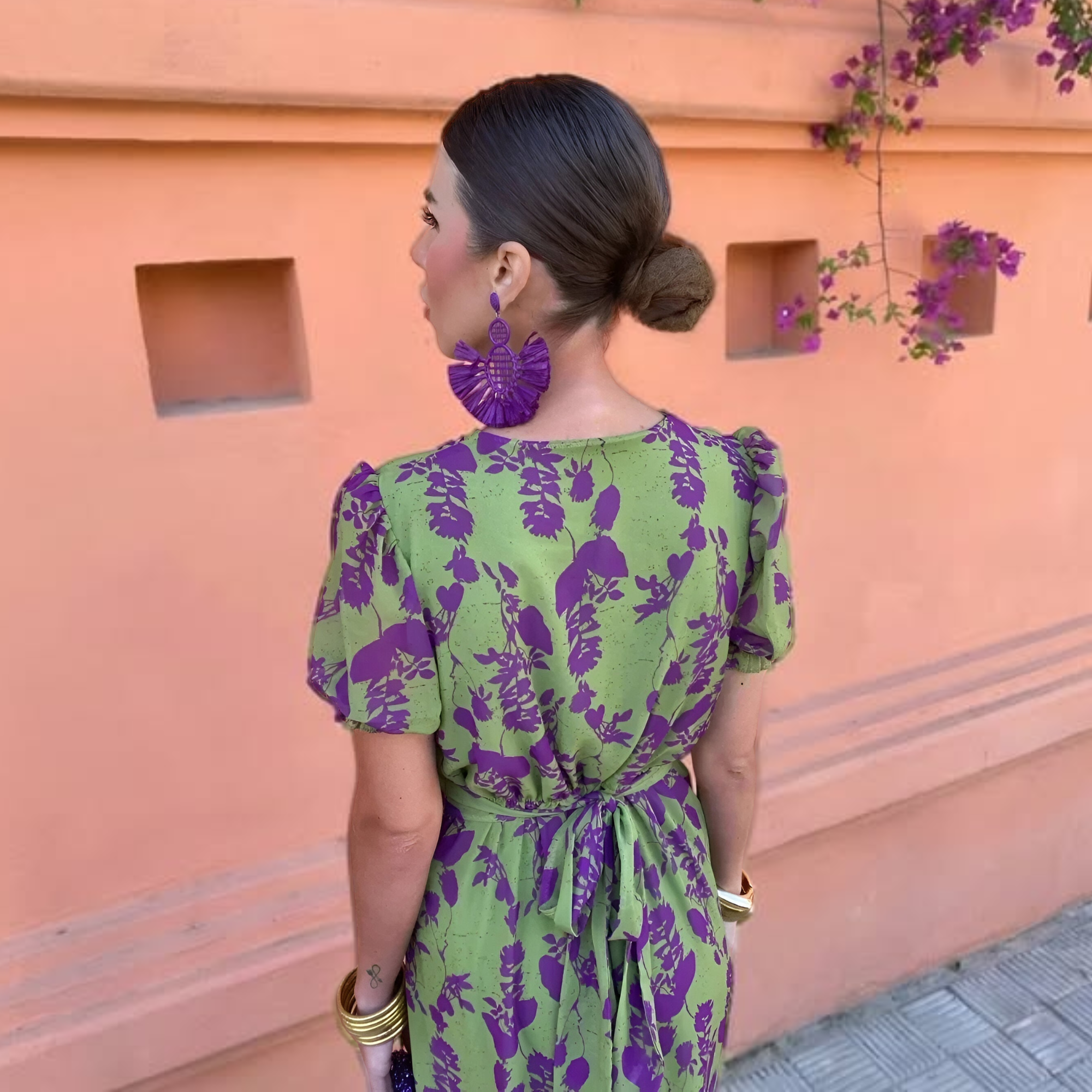 Léa | Breezy V-Neck Midi Dress