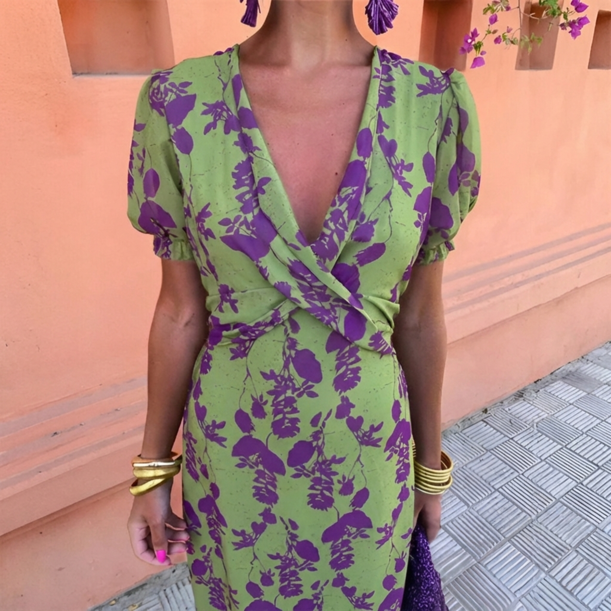 Léa | Breezy V-Neck Midi Dress