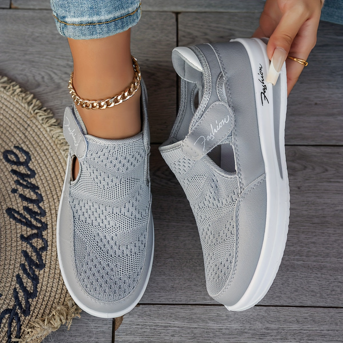 Modirelo | Knit Slip-On Cushioned Sneaker