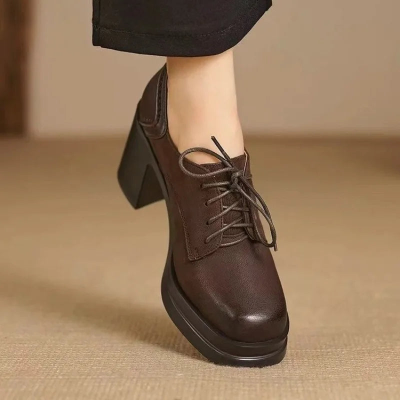 Hélène | Vintage Lace-Up Block Heel Pumps