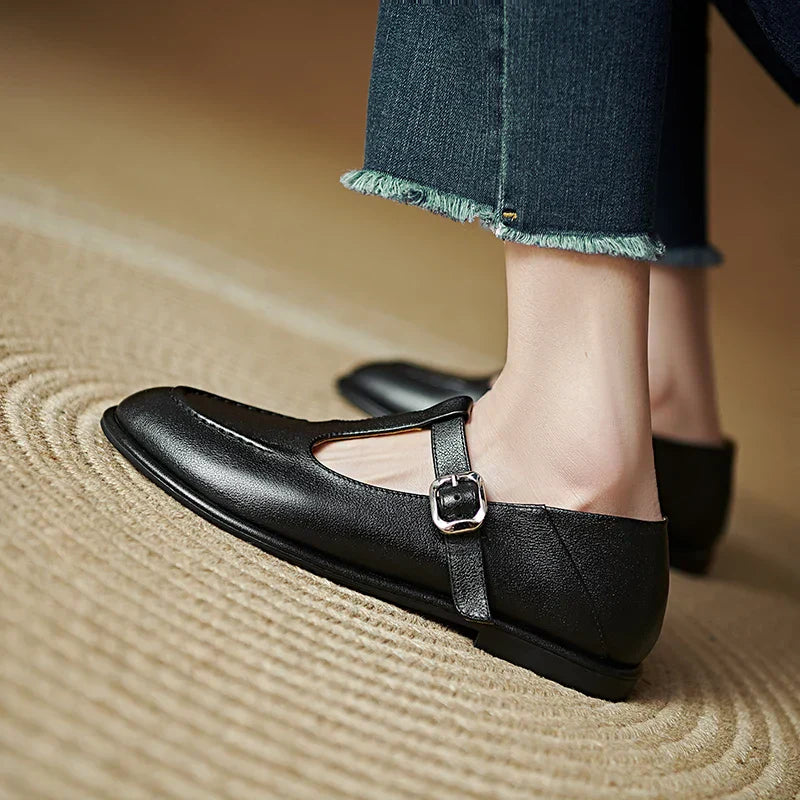Noémie | Low Heel T-Strap Pumps