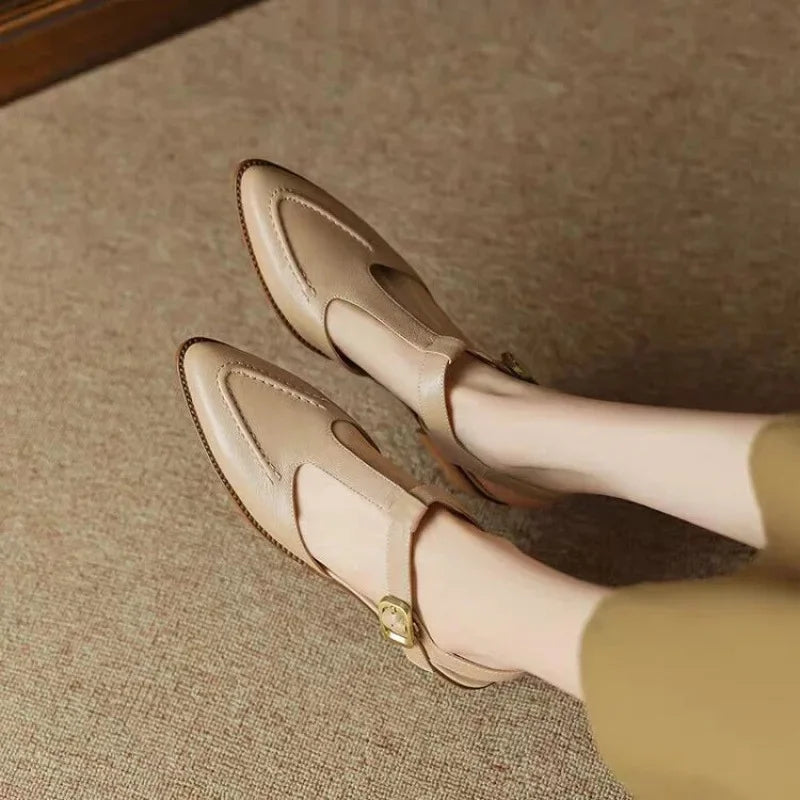 Victoire | Wide-Strap Buckle Shoes