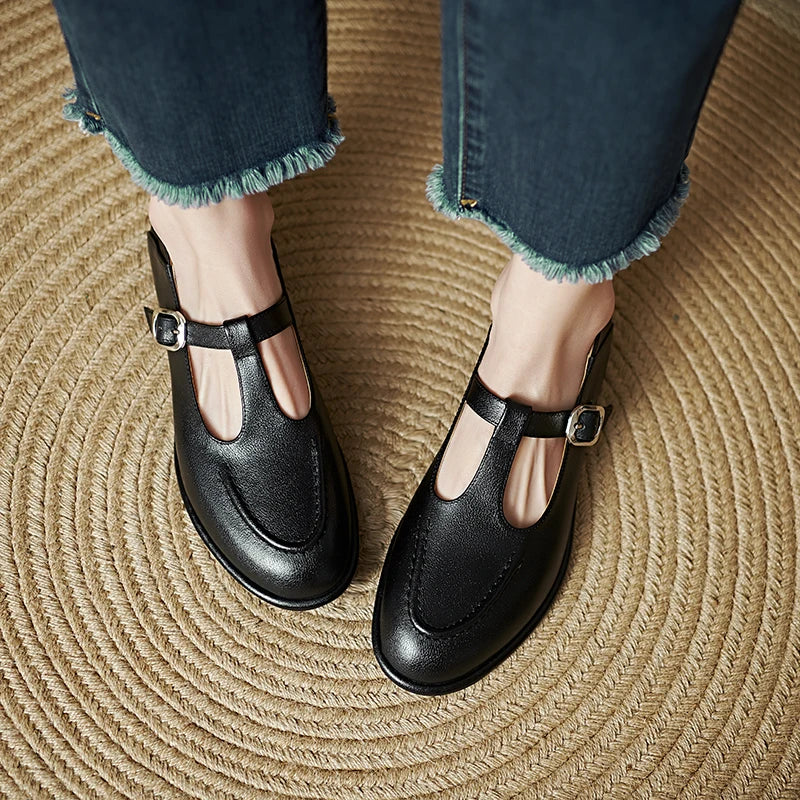 Noémie | Low Heel T-Strap Pumps