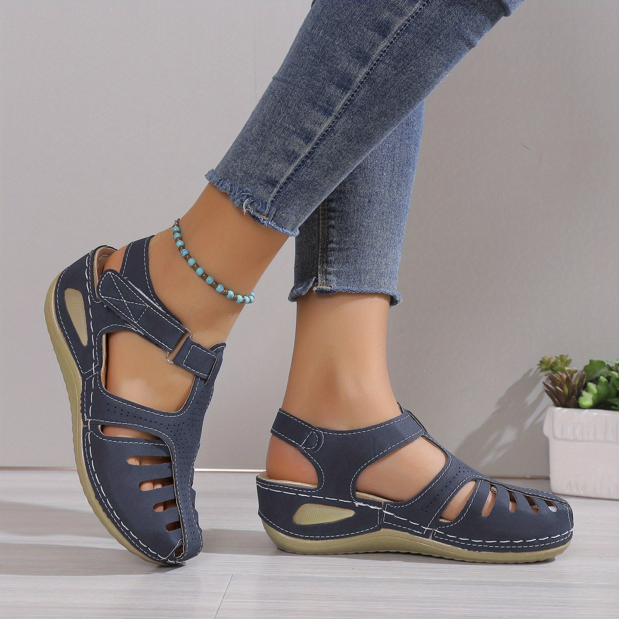 Nokukhanyiso | Bunion-Corrector Platform Sandal