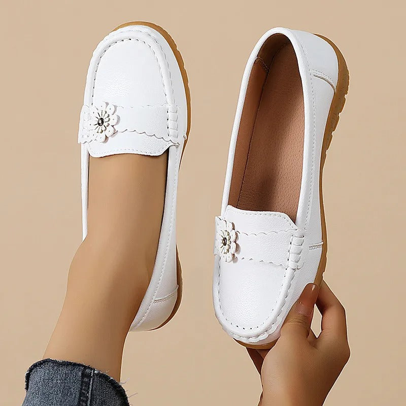 Nametsegang | Cushioned Leather Slip-On Flat