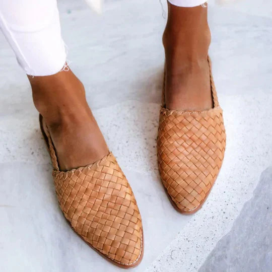 Chloé | Braided Pointed Sandals with Orthopedic Support